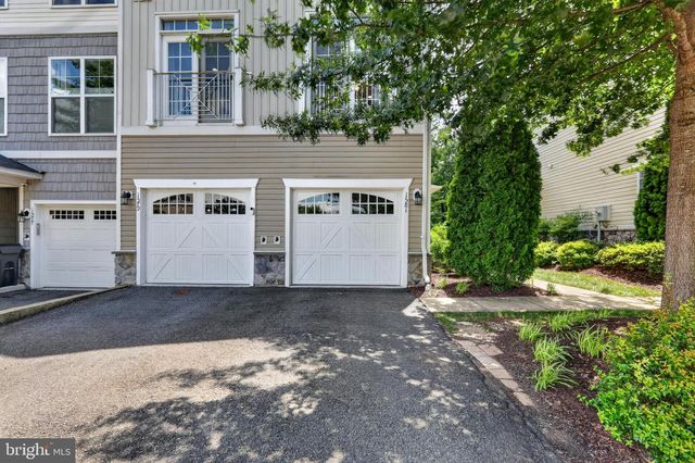 1581 RENATE DR, Woodbridge, VA 22192