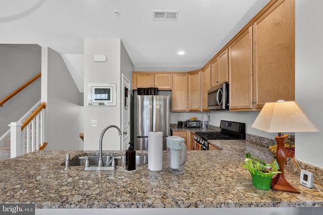 1581 RENATE DR, Woodbridge, VA 22192