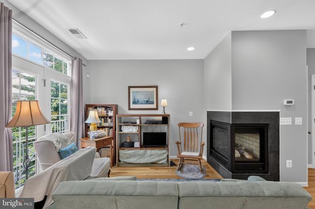 1581 RENATE DR, Woodbridge, VA 22192