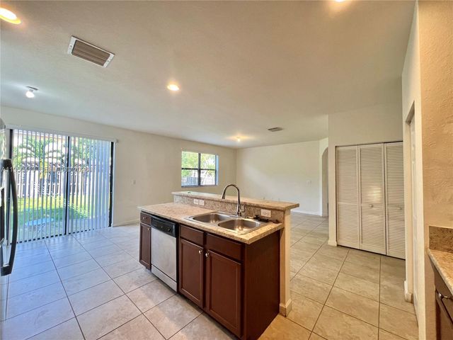 15153 SW 117 TER, Kendall, FL 33196