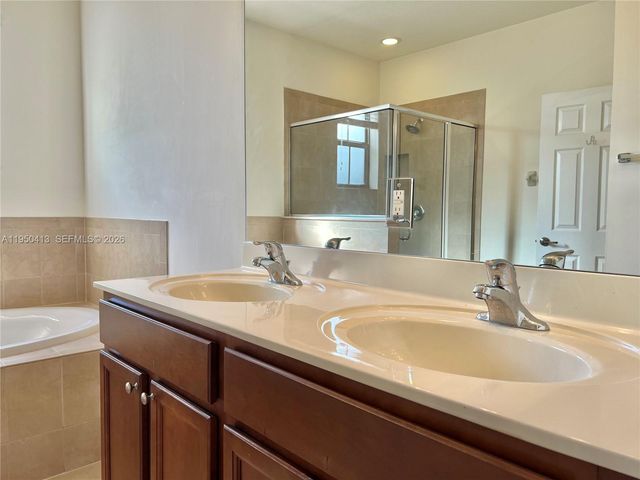 15153 SW 117 TER, Kendall, FL 33196