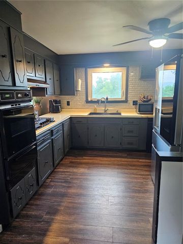 111 Hague Ln, South Union Twp, PA 15401