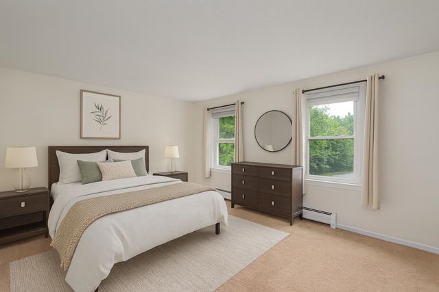 7 R Desforge Lane R, Derry, NH 03038