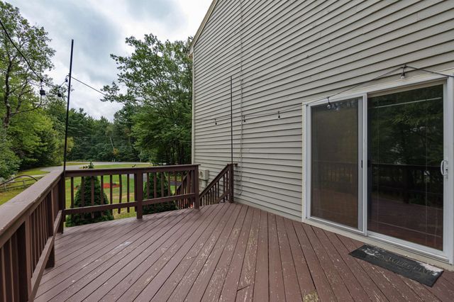 7 R Desforge Lane R, Derry, NH 03038