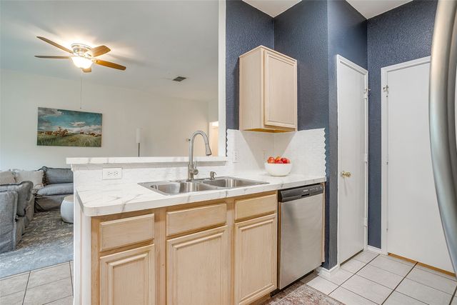 6401 Riverwater Trail, Fort Worth, TX 76179