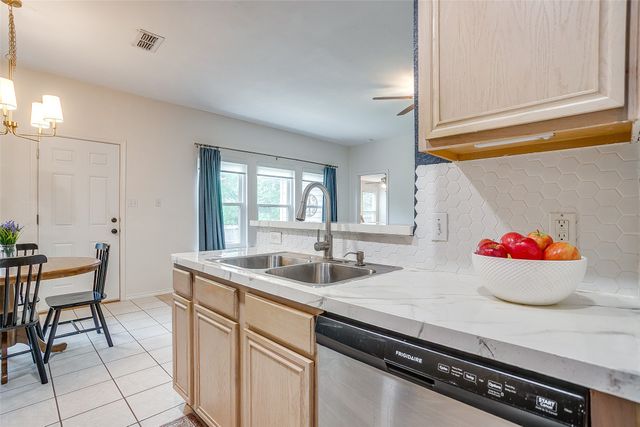 6401 Riverwater Trail, Fort Worth, TX 76179
