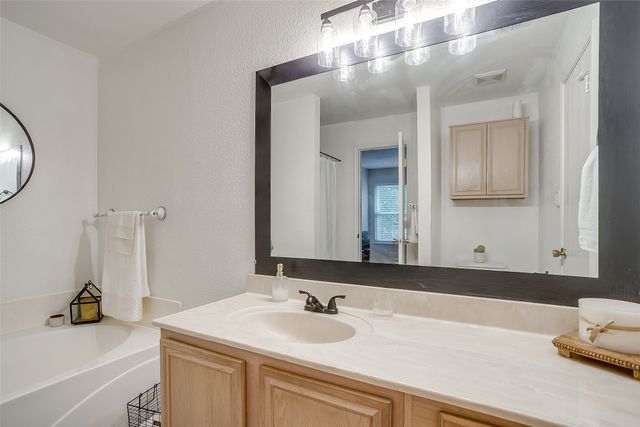 6401 Riverwater Trail, Fort Worth, TX 76179
