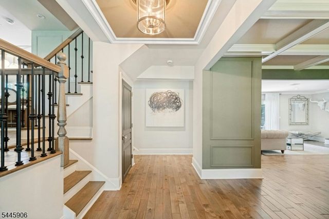 247 Oldwoods Rd, Franklin Lakes Boro, NJ 07417