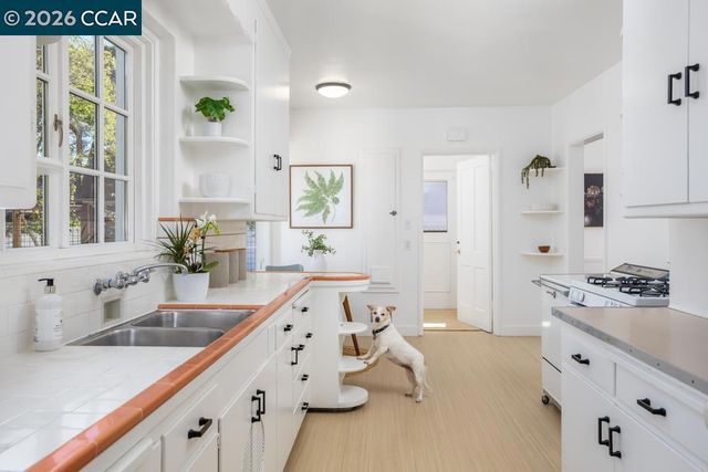 1040 Park Hills Rd, Berkeley, CA 94708