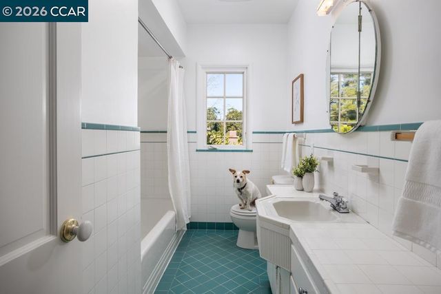 1040 Park Hills Rd, Berkeley, CA 94708