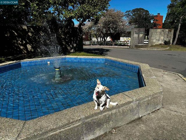 1040 Park Hills Rd, Berkeley, CA 94708