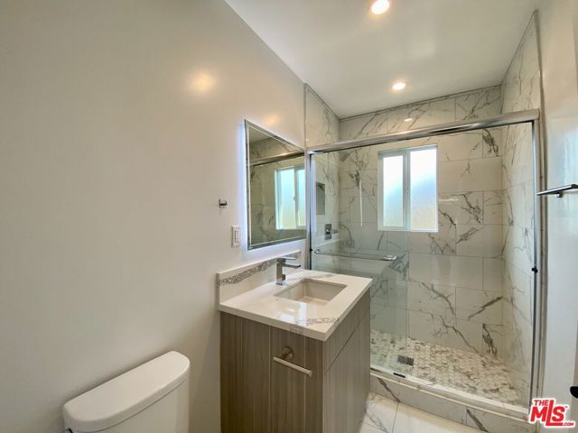 3207 W 3rd Street 4, Los Angeles, CA 90020