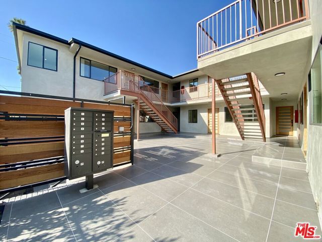 3207 W 3rd Street 4, Los Angeles, CA 90020