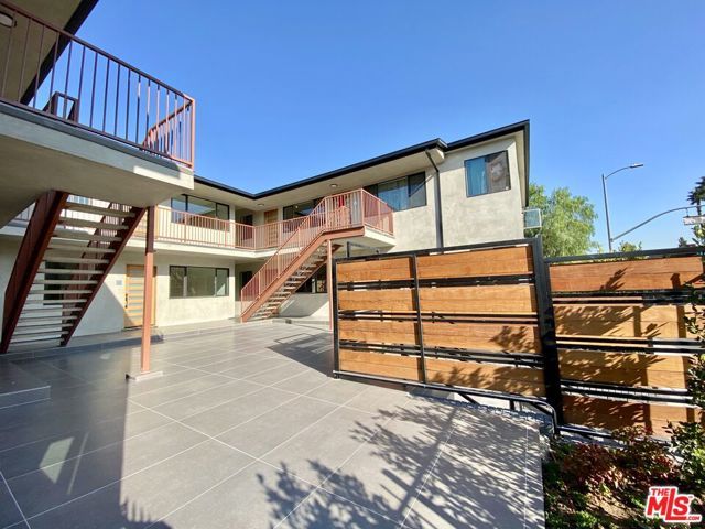 3207 W 3rd Street 4, Los Angeles, CA 90020