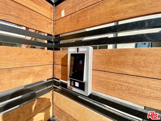 3207 W 3rd Street 4, Los Angeles, CA 90020