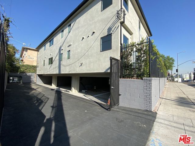 3207 W 3rd Street 4, Los Angeles, CA 90020