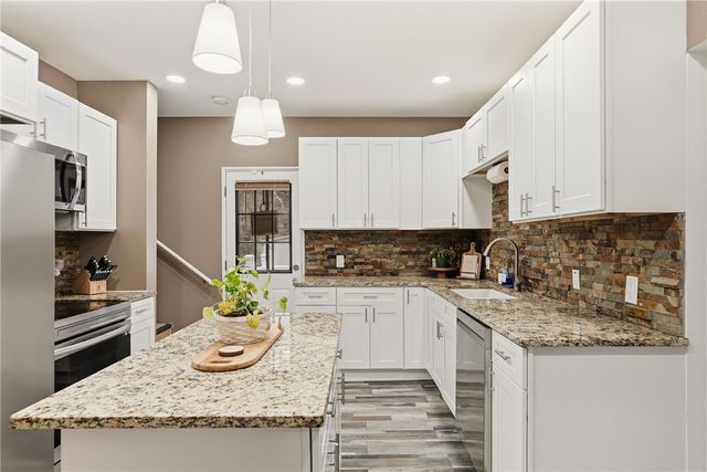 1629 Streets Run Road, Baldwin Boro, PA 15236