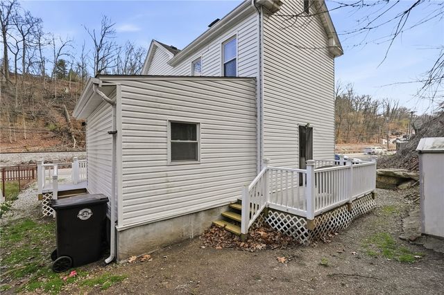 1629 Streets Run Road, Baldwin Boro, PA 15236