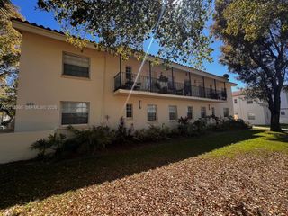504 Santander Ave 2, Coral Gables, FL 33134