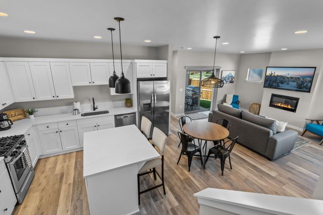 61579 SE Lucia Street, Bend, OR 97702