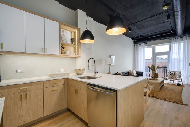 2725 Thatcher Avenue 506, River Grove, IL 60171