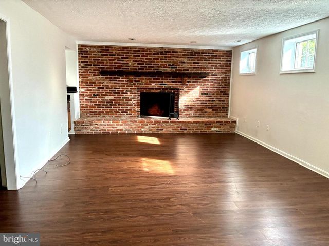 1232 PINE HILL RD, Mclean, VA 22101