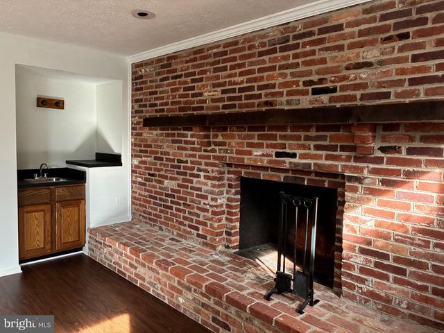 1232 PINE HILL RD, Mclean, VA 22101