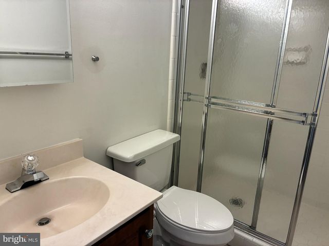 1232 PINE HILL RD, Mclean, VA 22101