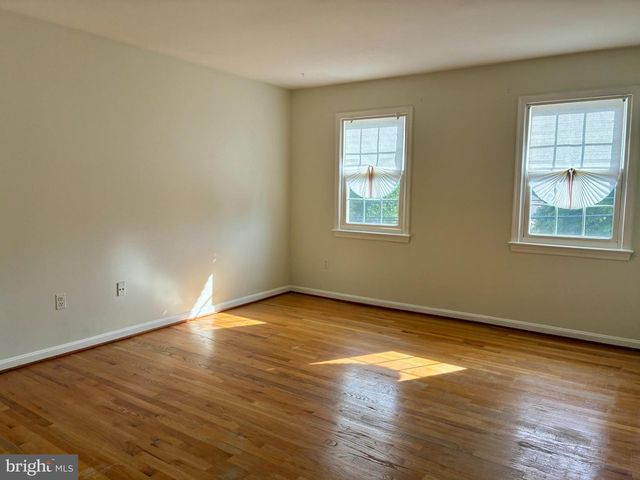 1232 PINE HILL RD, Mclean, VA 22101