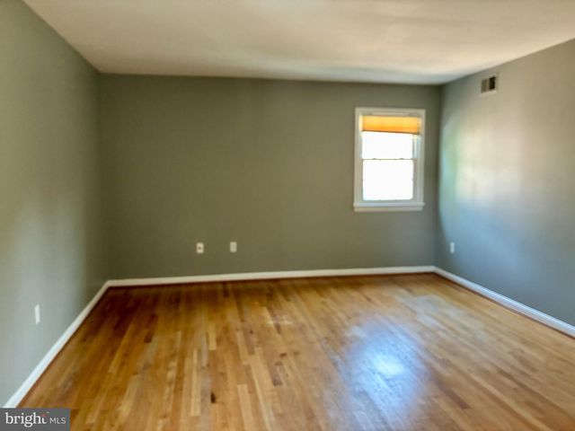 1232 PINE HILL RD, Mclean, VA 22101