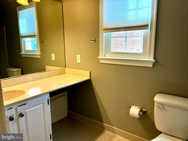 1232 PINE HILL RD, Mclean, VA 22101
