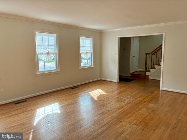 1232 PINE HILL RD, Mclean, VA 22101