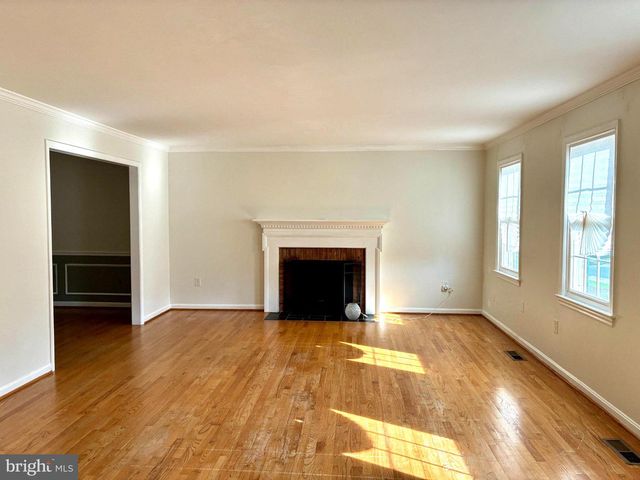 1232 PINE HILL RD, Mclean, VA 22101