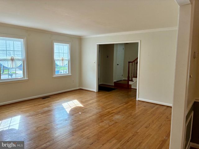 1232 PINE HILL RD, Mclean, VA 22101