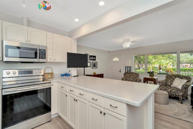 1308 HULL STREET S, Gulfport, FL 33707