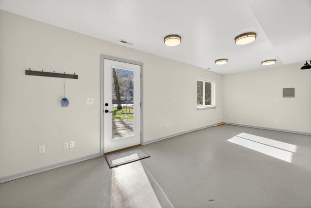 423 Fielder Lane, Grants Pass, OR 97526