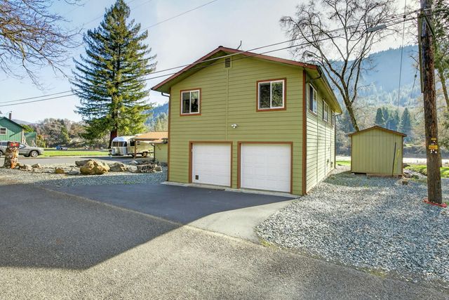 423 Fielder Lane, Grants Pass, OR 97526