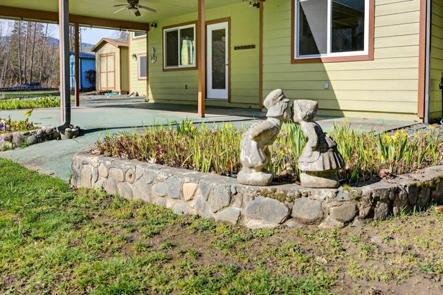 423 Fielder Lane, Grants Pass, OR 97526