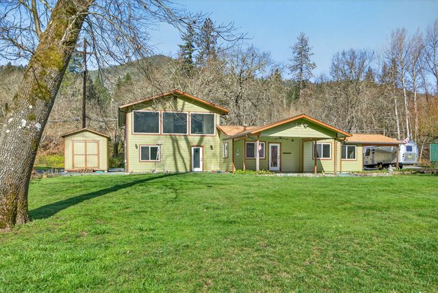 423 Fielder Lane, Grants Pass, OR 97526