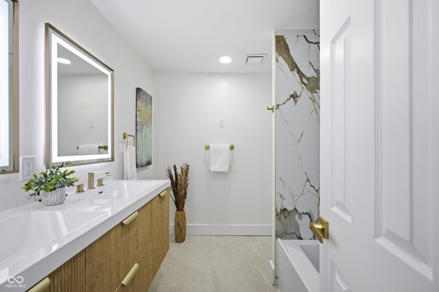 8006 Vineyard Drive, Indianapolis, IN 46260