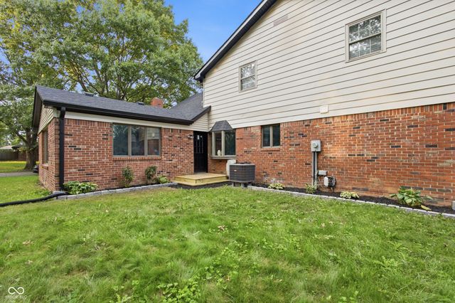 8006 Vineyard Drive, Indianapolis, IN 46260