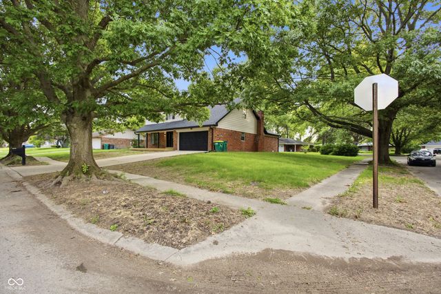 8006 Vineyard Drive, Indianapolis, IN 46260