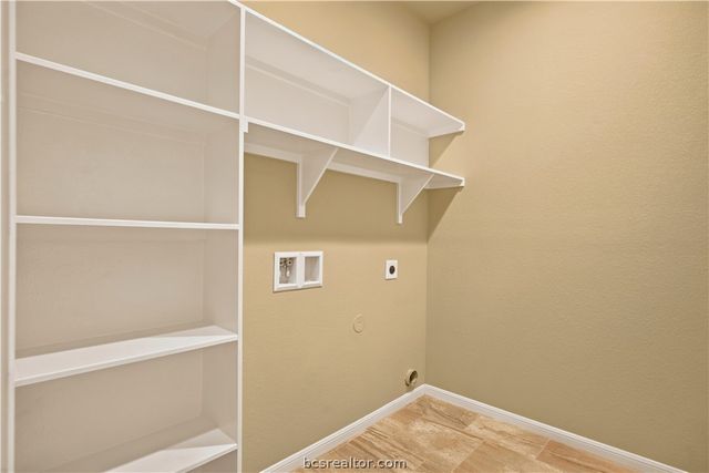 2924 Archer Drive, Bryan, TX 77808