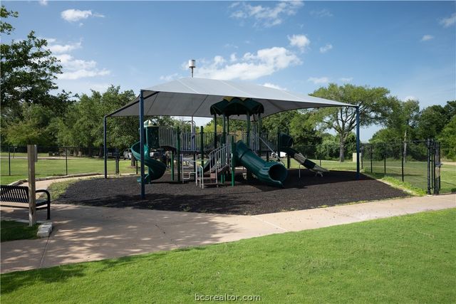 2924 Archer Drive, Bryan, TX 77808