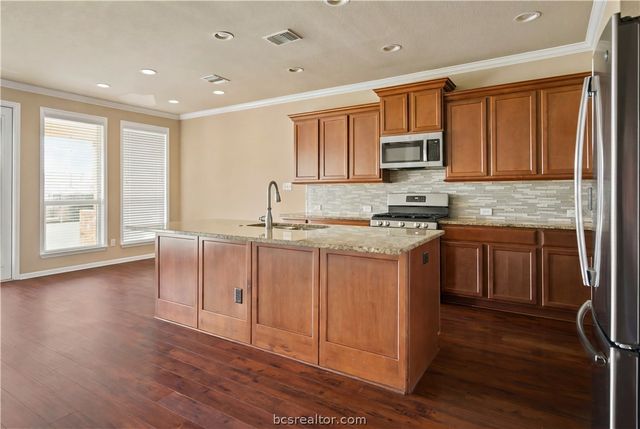 2924 Archer Drive, Bryan, TX 77808