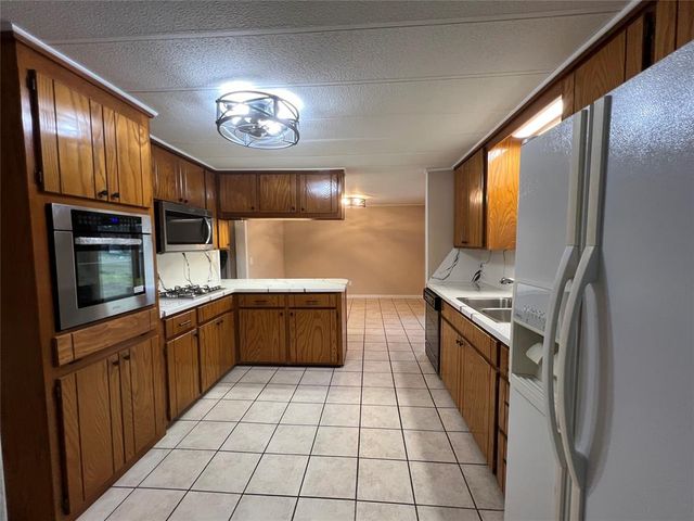 216 N Jefferson Avenue, Blanchard, OK 73010