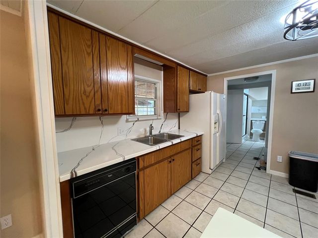 216 N Jefferson Avenue, Blanchard, OK 73010