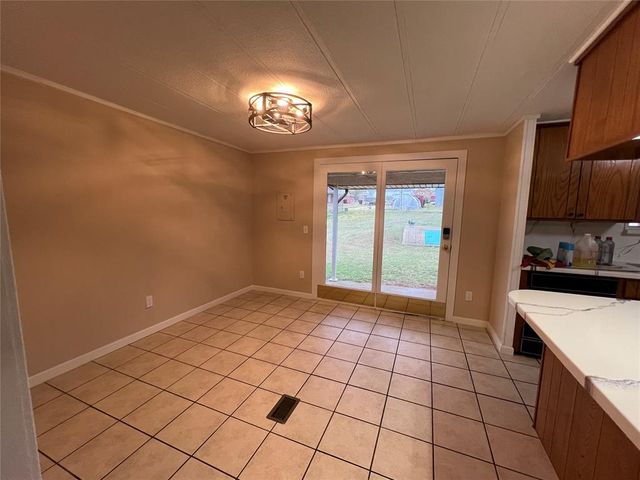 216 N Jefferson Avenue, Blanchard, OK 73010