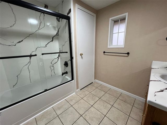 216 N Jefferson Avenue, Blanchard, OK 73010