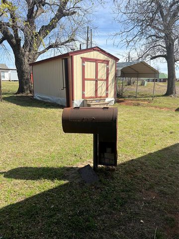 216 N Jefferson Avenue, Blanchard, OK 73010